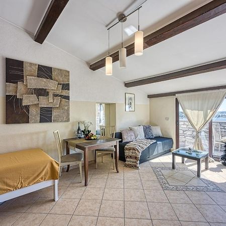 Old Town Apartments In Umag Buitenkant foto
