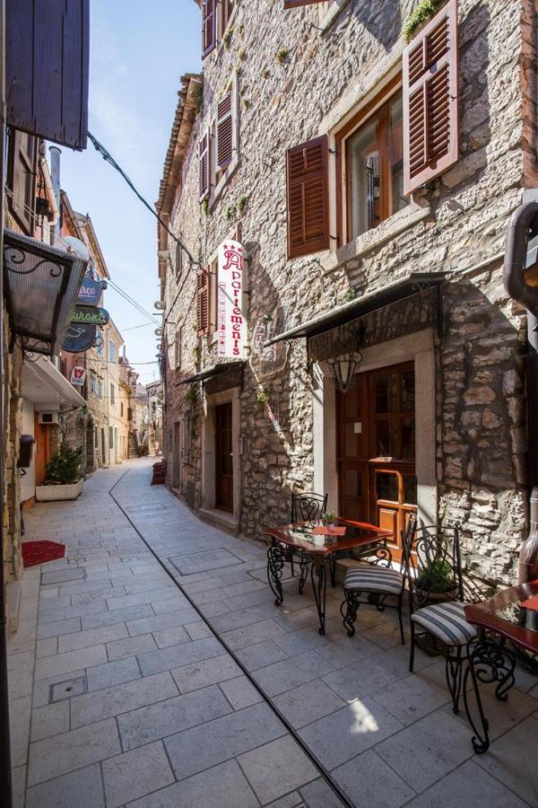 Old Town Apartments In Umag Buitenkant foto