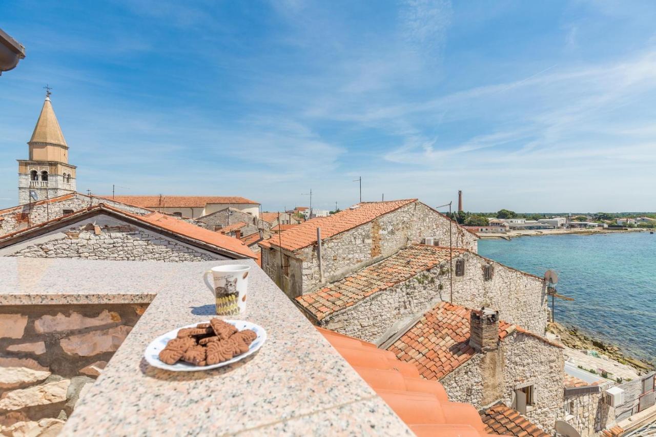 Old Town Apartments In Umag Buitenkant foto