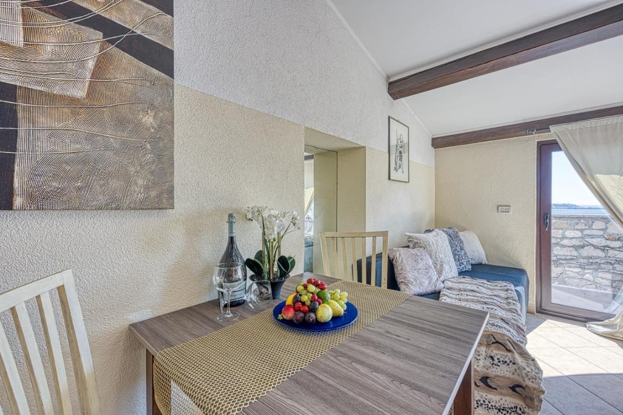 Old Town Apartments In Umag Buitenkant foto